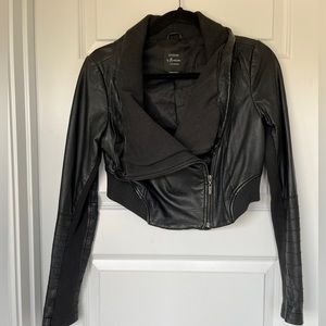 Guess Marciano 100% Leather Crop Jacket Moto sz M Coat Black Asymmetrical zipper